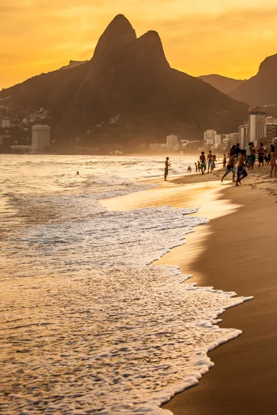 Άποψη της παραλίας Ipanema το βράδυ, Βραζιλία — Φωτογραφία Αρχείου