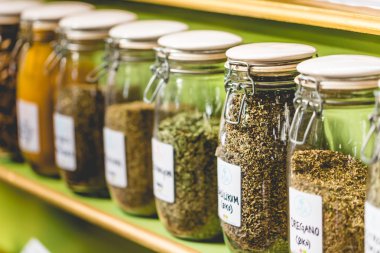 Baharat ile Cam Kavanoz 