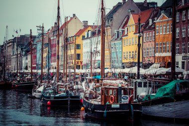 Kopenhag: Kopenhag deniz açık yaz aylarında yat. eski waterfront ve kanal bölgesi Nyhavn olduğunu 