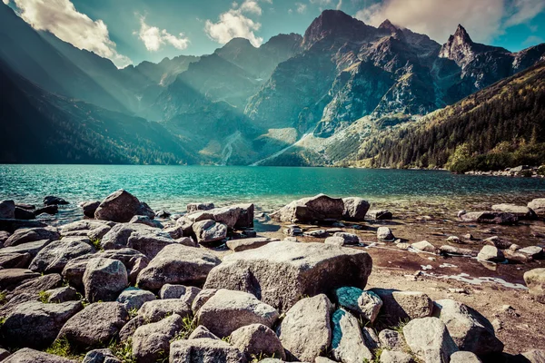 Yeşil su dağı Morskie Oko Gölü, Tatra Dağları, Polonya