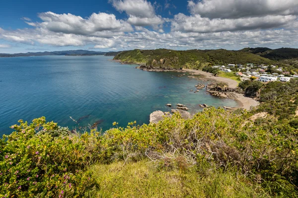 Krajina od Russell poblíž Paihia, ostrovy Bay, Nový Zéland — Stock fotografie