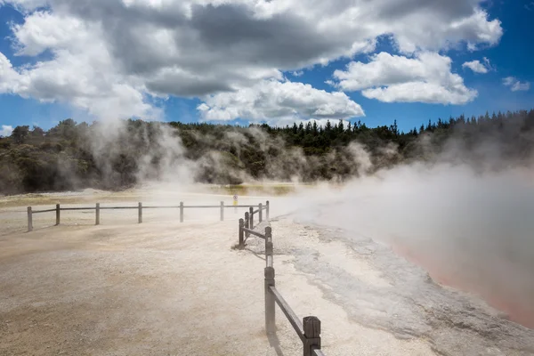 Piscina de champanhe em Waiotapu Thermal Reserve, Rotorua, Nova Zelândia — Fotografia de Stock