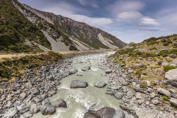 Χούκερ ποταμού στο εθνικό πάρκο Αοράκι Νέα Ζηλανδία — Φωτογραφία Αρχείου