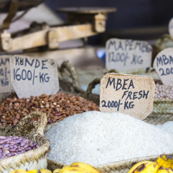 Traditional food market in Zanzibar, Africa. — Stock Photo, Image