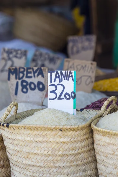 아프리카 잔지바르의 전통 식품 시장. — 스톡 사진