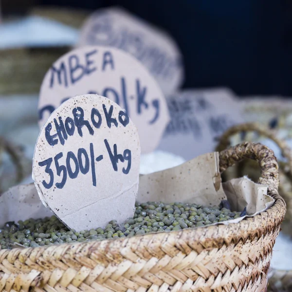 Traditioneller Lebensmittelmarkt in Sansibar, Afrika. — Stockfoto