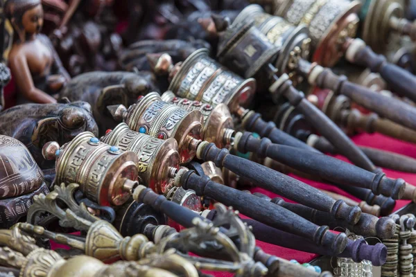 Nepálská modlitební mlýnky na swayambhunath stúpa v Káthmándú, nepa — Stock fotografie