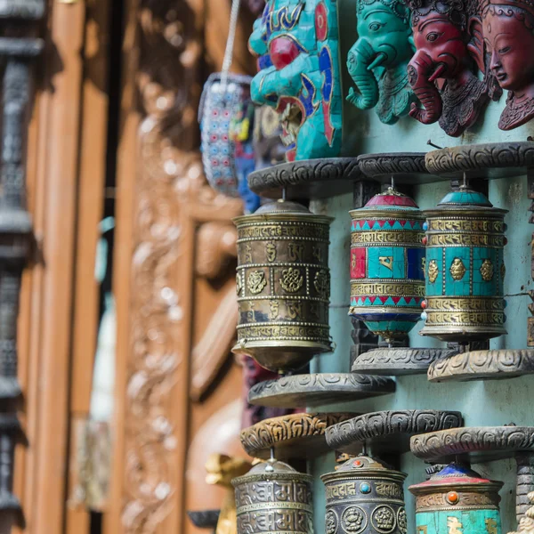 Nepálská modlitební mlýnky na swayambhunath stúpa v Káthmándú, nepa — Stock fotografie