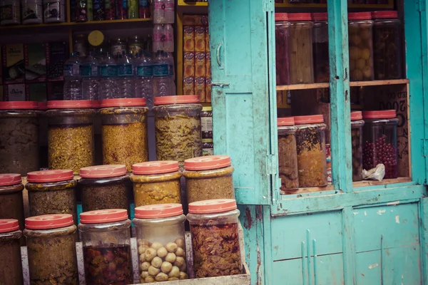 Traditionelle Gewürze in lokalen Geschäften, Kathmandu, Nepal. — Stockfoto