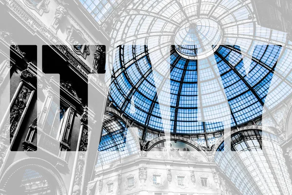 Ordet Italien över glaskupol Galleria Vittorio Emanuele Ii Shop — Stockfoto