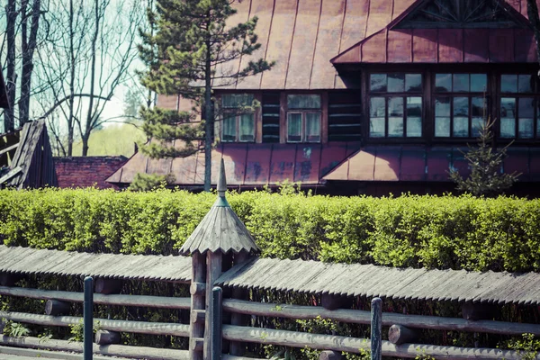 Cabaña tradicional de madera pulida de Zakopane, Polonia . —  Fotos de Stock