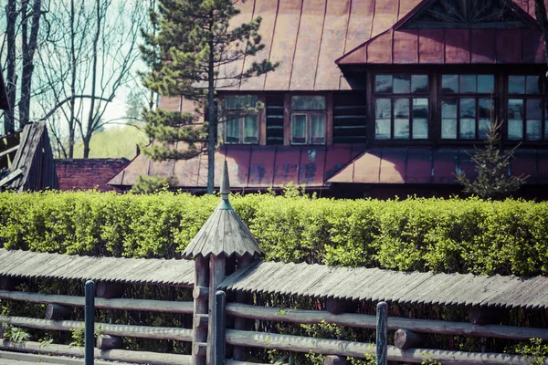 Geleneksel Lehçe ahşap kulübe gelen zakopane, Polonya. — Stok fotoğraf