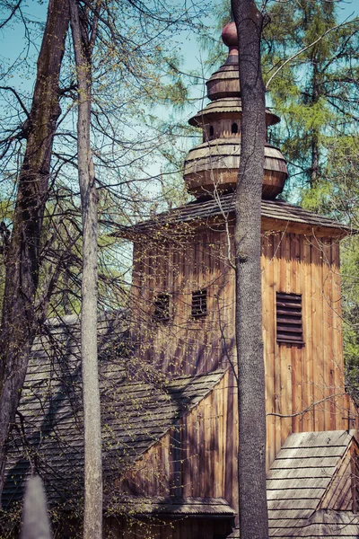 Zakopane, Polen - 11 mei 2015: Oude kerk van onze Vrouwe van Czest — Stockfoto