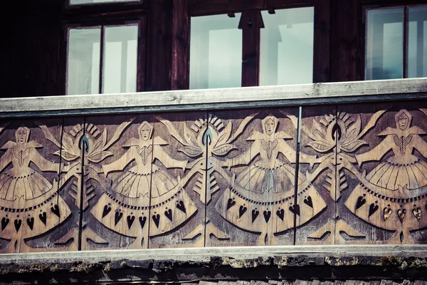 Traditional polish wooden hut from Zakopane, Poland. — Stock Photo, Image