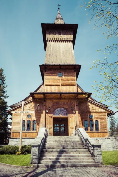 Tradycyjny drewniany kościół w Tatrach. — Zdjęcie stockowe