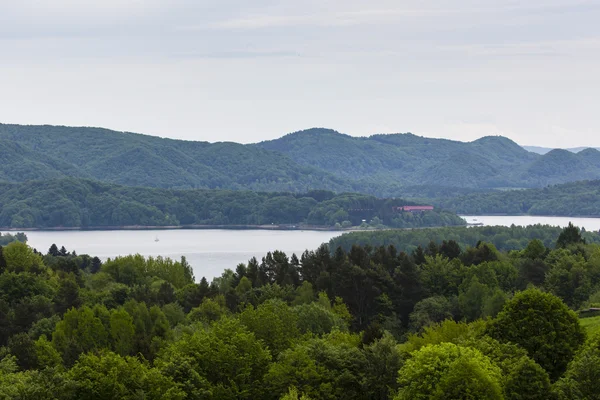 Paesaggio (Lago Solina, Bieszczady, Polonia ) — Foto Stock