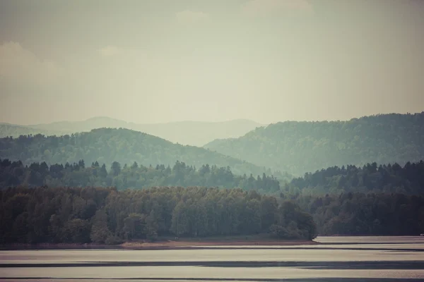 Paisagem (Solina Lake, Bieszczady, Polónia ) — Fotografia de Stock