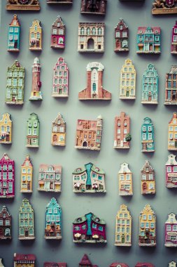 Polonya 'nın Gdansk kentinde mıknatıslar sergileniyor