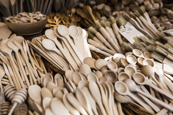 Carved cups, spoons, forks and other utensils of wood 