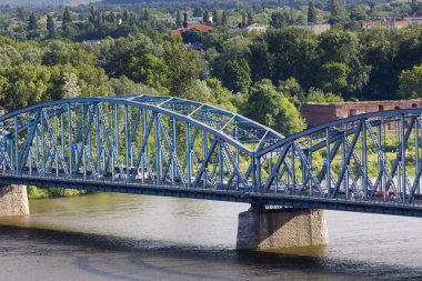 Polonya - Torun ünlü truss köprüden Vistula Nehri. Taşıma