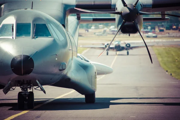 POZNAN, POLONIA - 14 DE JUNIO: Fuerza Aérea Polaca CASA C-295M durante Ae — Foto de Stock