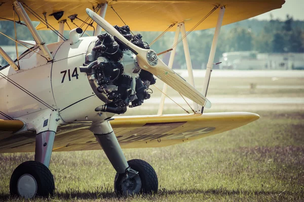 ПОЗНАН, ПОЛАНД - 14 ИЮНЯ: Boeing Stearman 1930-е учебный аэропорт США — стоковое фото