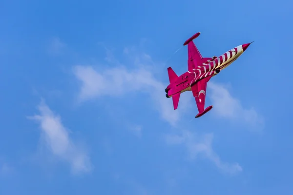 POZNAN, POLÓNIA - JUNHO 14: Formação de grupos aeronáuticos "Turkish Sta — Fotografia de Stock