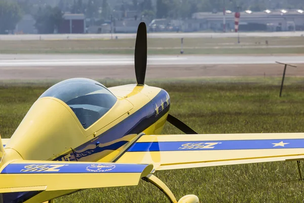 POZNAN, POLONIA - 14 GIUGNO: Un Extra 200 durante AerofmbH 2015 — Foto Stock