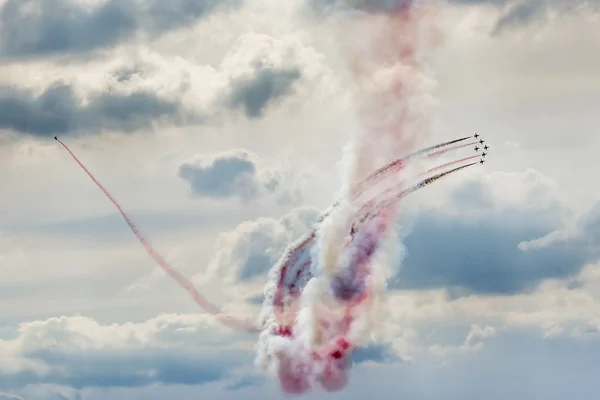 포즈난, 폴란드-6 월 14 일: aerobatic 그룹 형성 "터키 sta — 스톡 사진