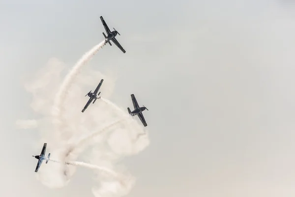 POZNAN, POLOGNE - 14 JUIN : Formation d'un groupe de voltige aérienne "Pioneer Te — Photo