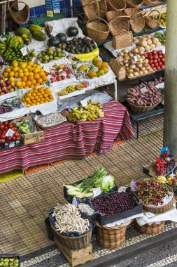 Egzotik meyve Mercado Dos Lavradores içinde. Funchal, Madeira,