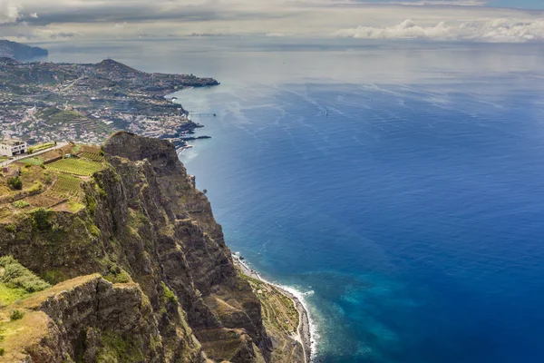 600 Meter hohe Klippen des Gabo Girao auf der Insel Madeira, Portugal — Stockfoto