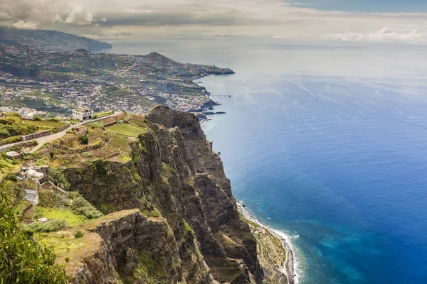 600 metros de altura acantilados de Gabo Girao en la isla de Madeira, Portugal — Foto de Stock