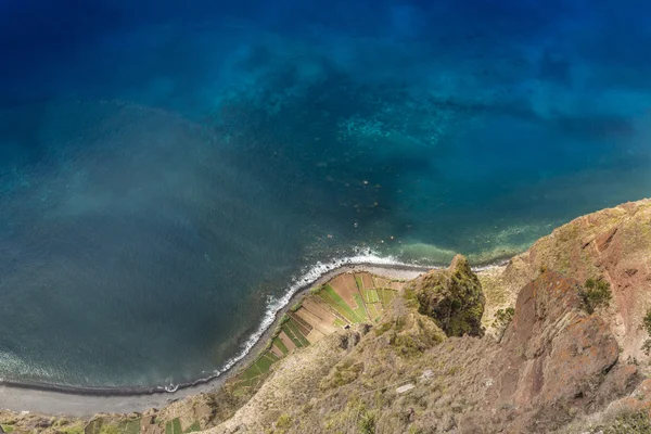 600 Meter hohe Klippen des Gabo Girao auf der Insel Madeira, Portugal — Stockfoto