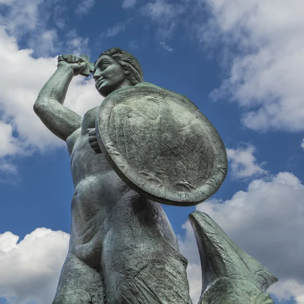 The Warsaw Mermaid called Syrenka on the Vistula River bank in W — Stock Photo, Image