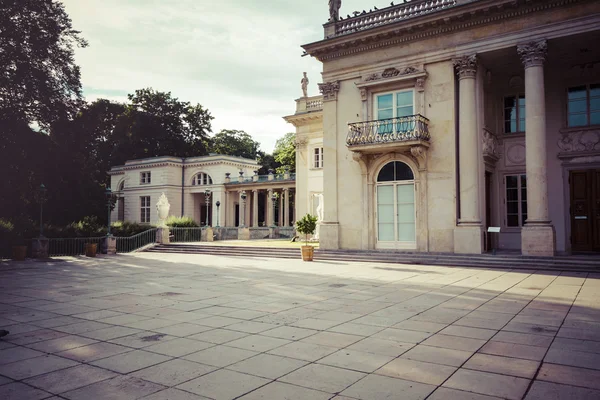 Der lazienki Palast im lazienki Park, Warschau. lazienki krolewski — Stockfoto