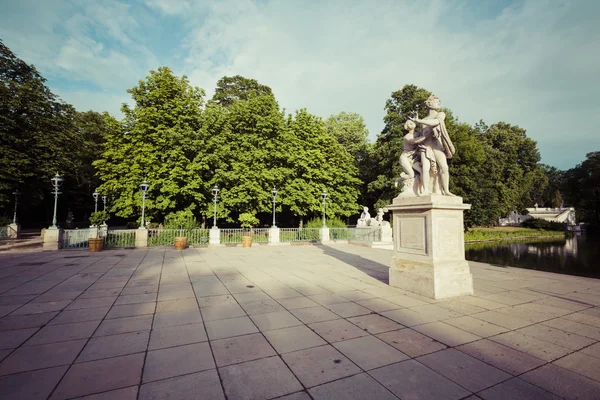 Der lazienki Palast im lazienki Park, Warschau. lazienki krolewski — Stockfoto