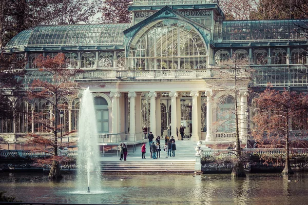 Kristallpalast (palacio de cristal) im retiro park, madrid, spanien — Stockfoto