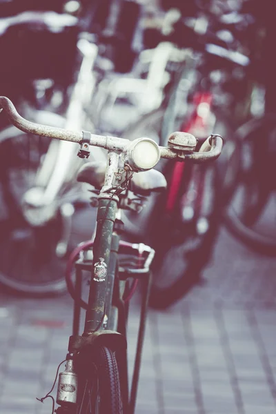 Bicicleta clássica da cidade retro vintage em Copenhague, Dinamarca — Fotografia de Stock