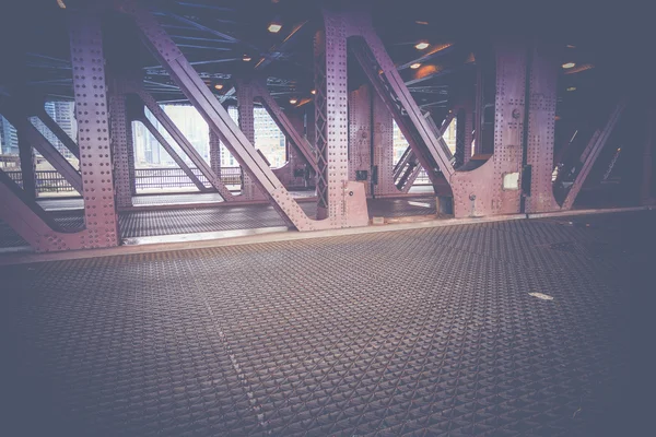 Downtown bridge in Chicago crossing the Chicago River. — Stock Photo, Image