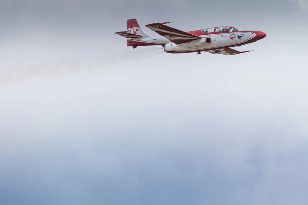 RADOM, POLONIA - 23 de agosto: Bialo-Czerwone Iskry (Polonia) aeroba — Foto de Stock