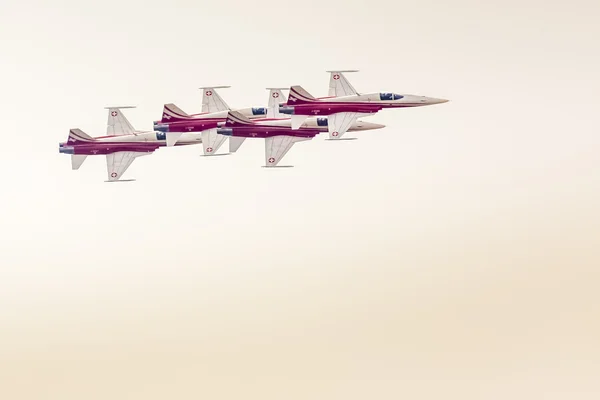 RADOM, POLAND - AUGUST 22: Patrouille Suisse (Switzerland) aerob — стокове фото