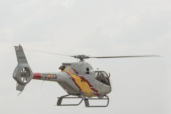 RADOM, POLAND - AUGUST 23:Aerobatic Spanish helicopter patrol (A — Φωτογραφία Αρχείου