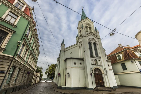 Sabah sokak eski kentinin Riga, Letonya Ortaçağ kenti. Walkin — Stok fotoğraf