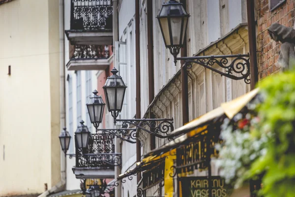 Lamba-sokak dar sokakta Riga, Letonya. — Stok fotoğraf