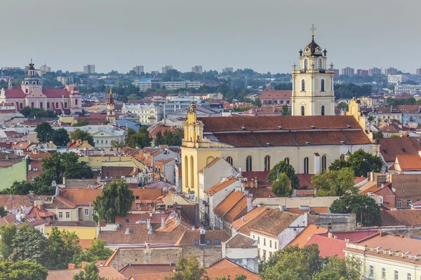 Paisaje urbano del casco antiguo de Vilna, Lituania — Foto de Stock