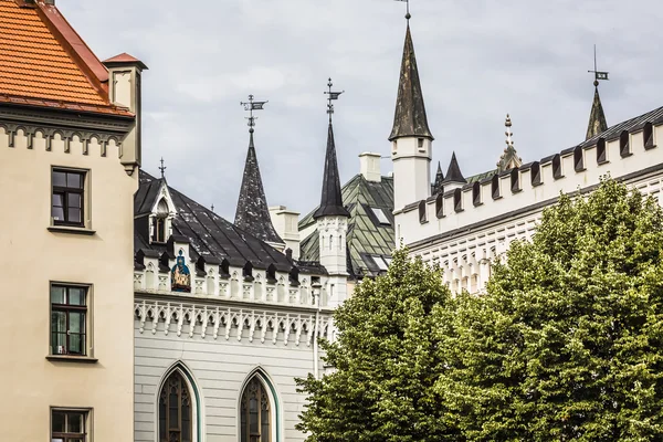 Mittelalterliche Straße in der Altstadt von Riga, Lettland — Stockfoto