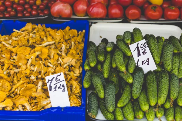 Ovoce a zelenina na městský trh v Rize — Stock fotografie