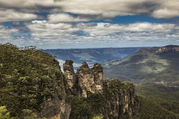 Słynnej formacji skalnej trzy siostry w Blue Mountains — Zdjęcie stockowe