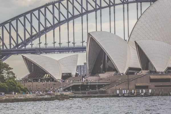 SYDNEY - 25 OCTOBRE : Vue de l'Opéra de Sydney le 25 octobre 2015 — Photo